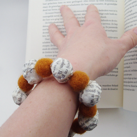 Beaded book lover Bracelet